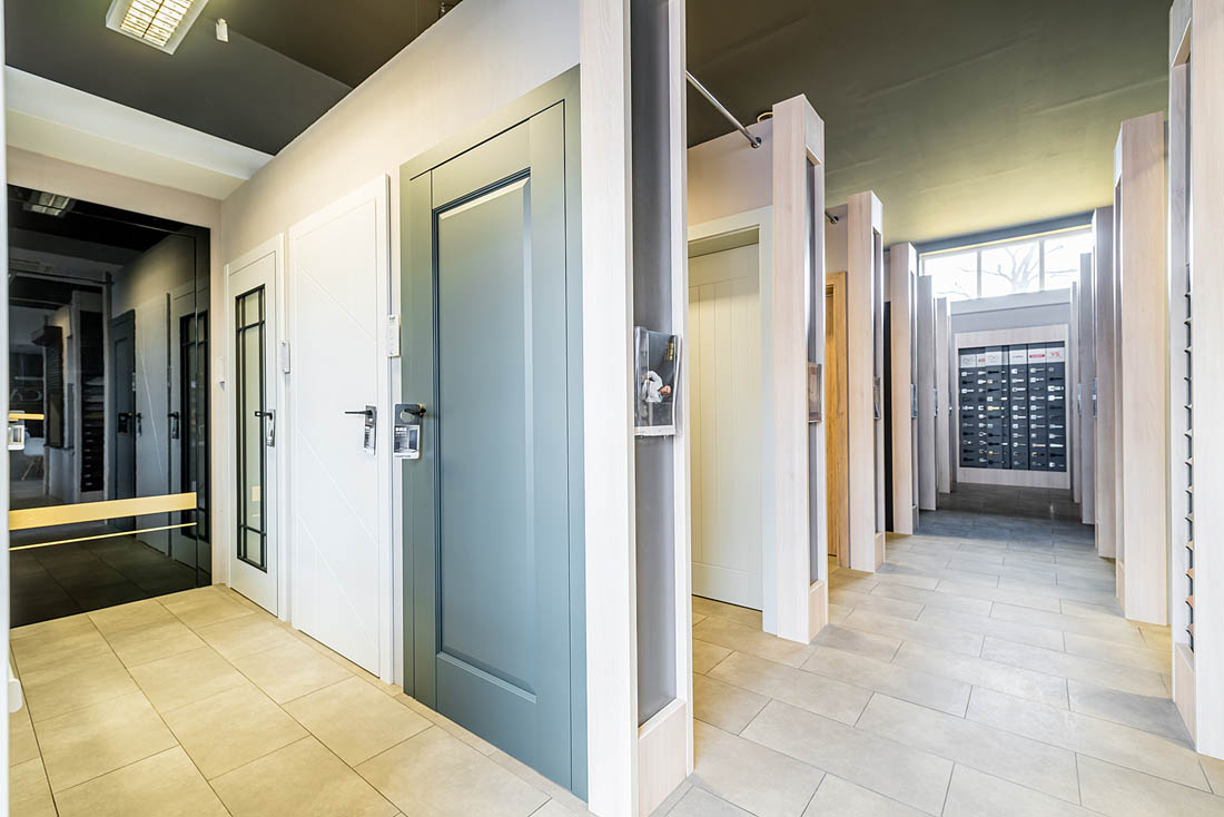 Ekspozycja drzwi wejściowych i wewnętrznych w salonie CARPENTER Bydgoszcz
